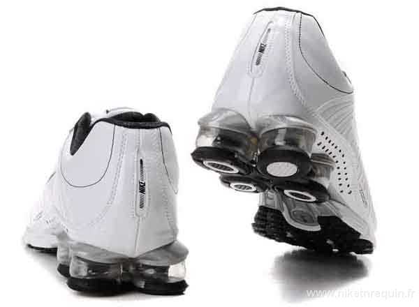 cher Hommes Nike Shox R4 625 blanc noir (2)